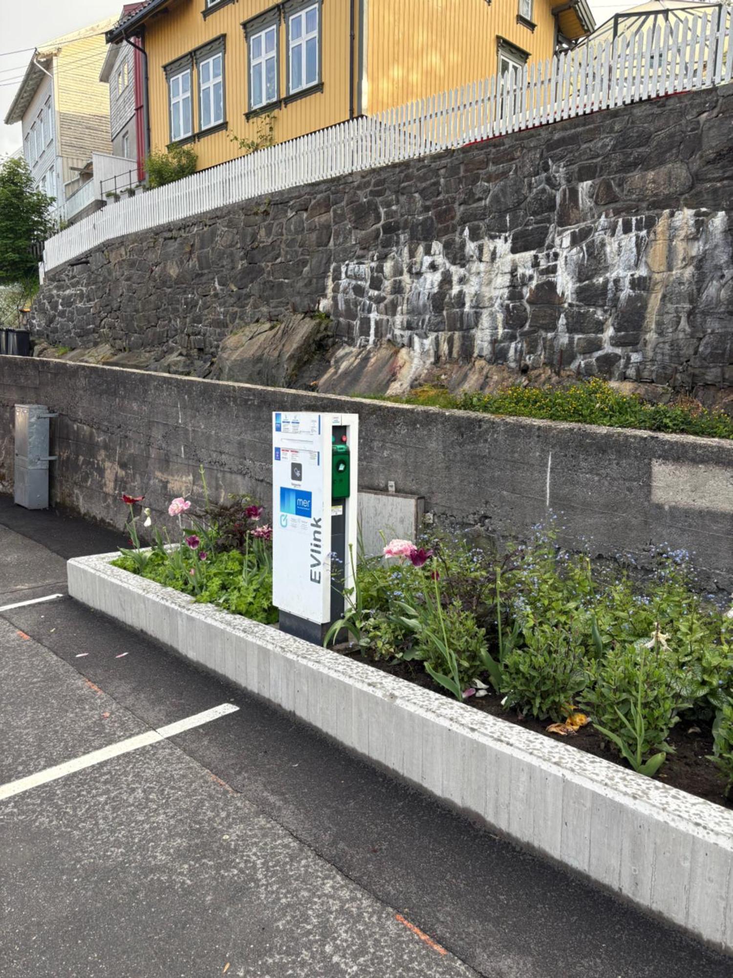 Fin Leilighet, Sentralt Og Sjonaert,Med Parkering Arendal Exterior foto